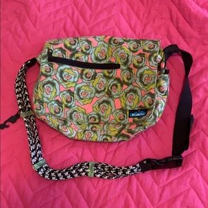 Kavu crossbody bag Rose Floral Print